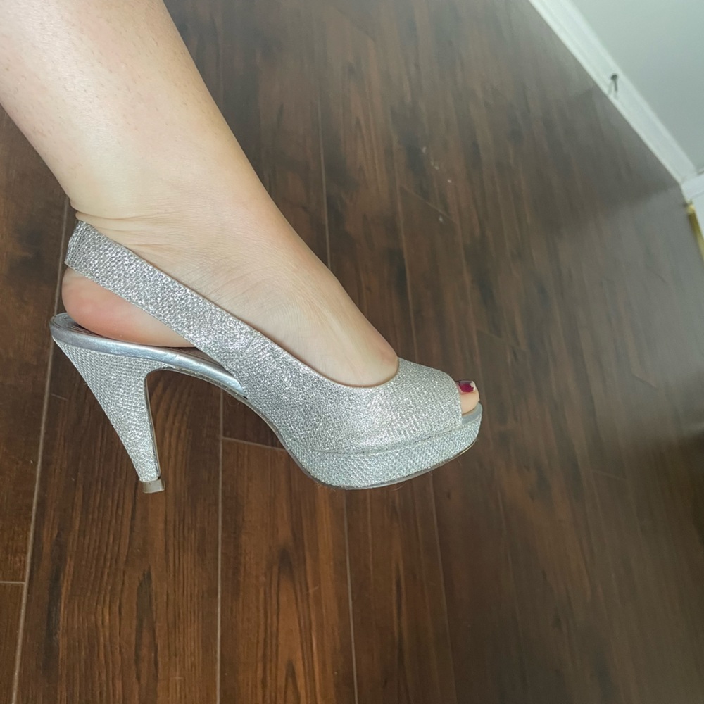 Sparkly silver high heels Women’s size 6